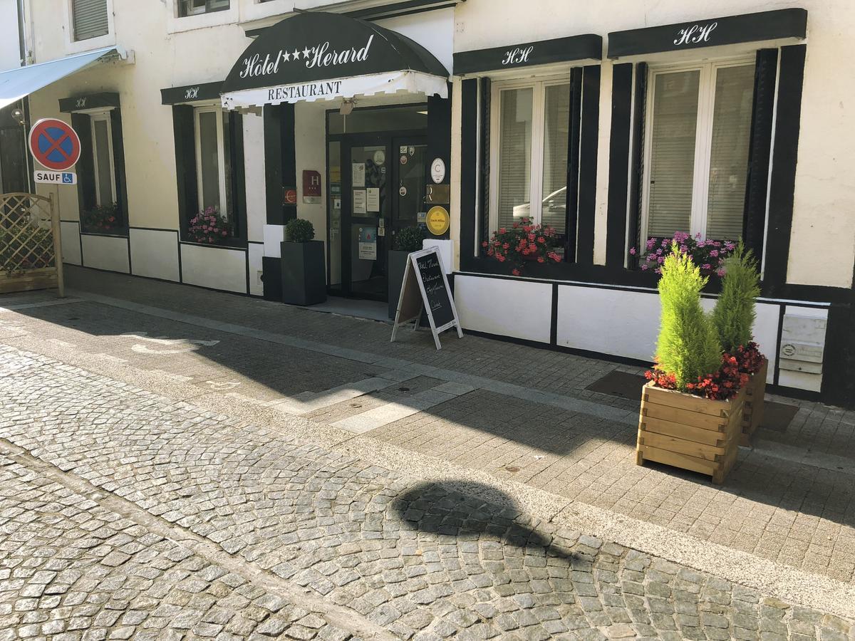 Hotel Restaurant Herard Bourbonne-les-Bains Esterno foto